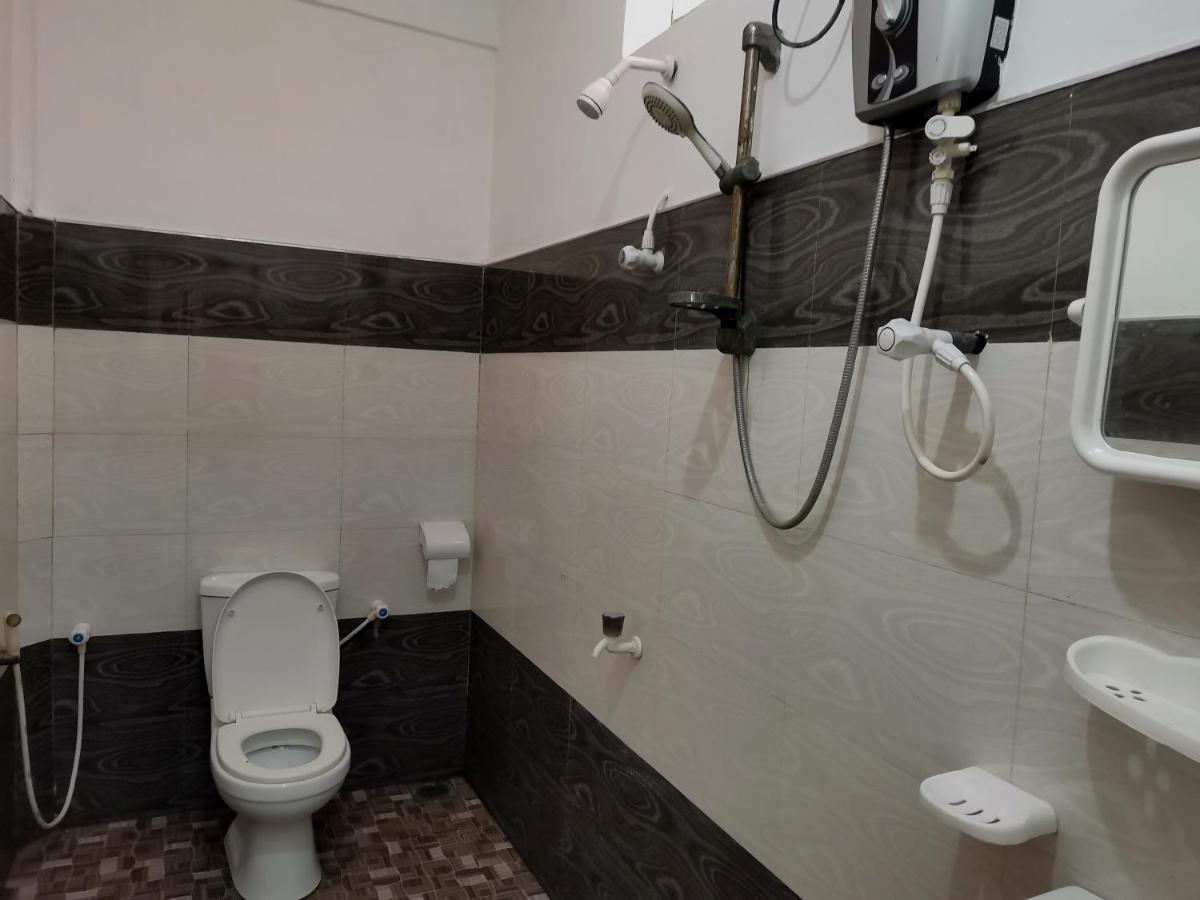 Nallur Holidays Inn Джафна Экстерьер фото