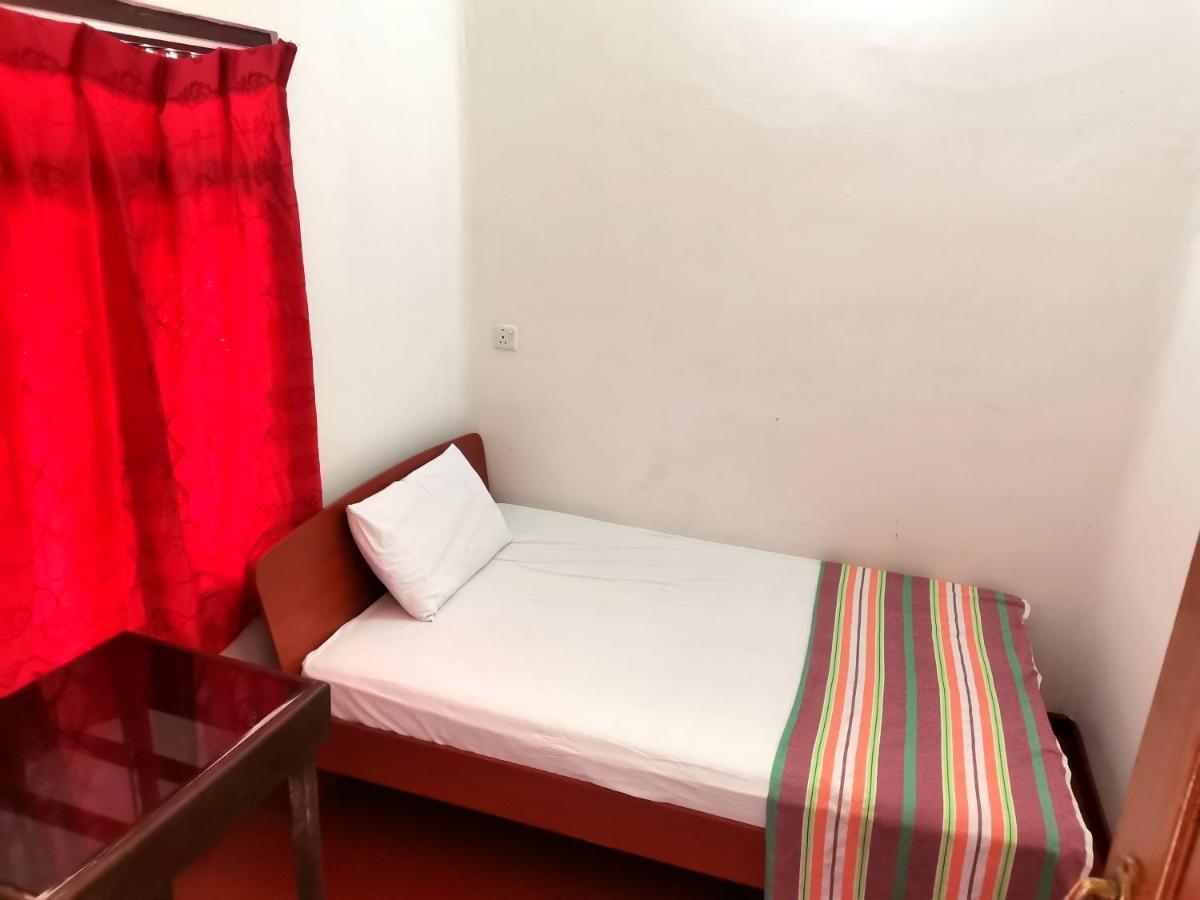 Nallur Holidays Inn Джафна Экстерьер фото