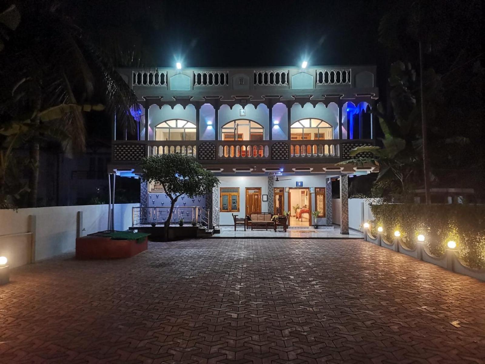 Nallur Holidays Inn Джафна Экстерьер фото