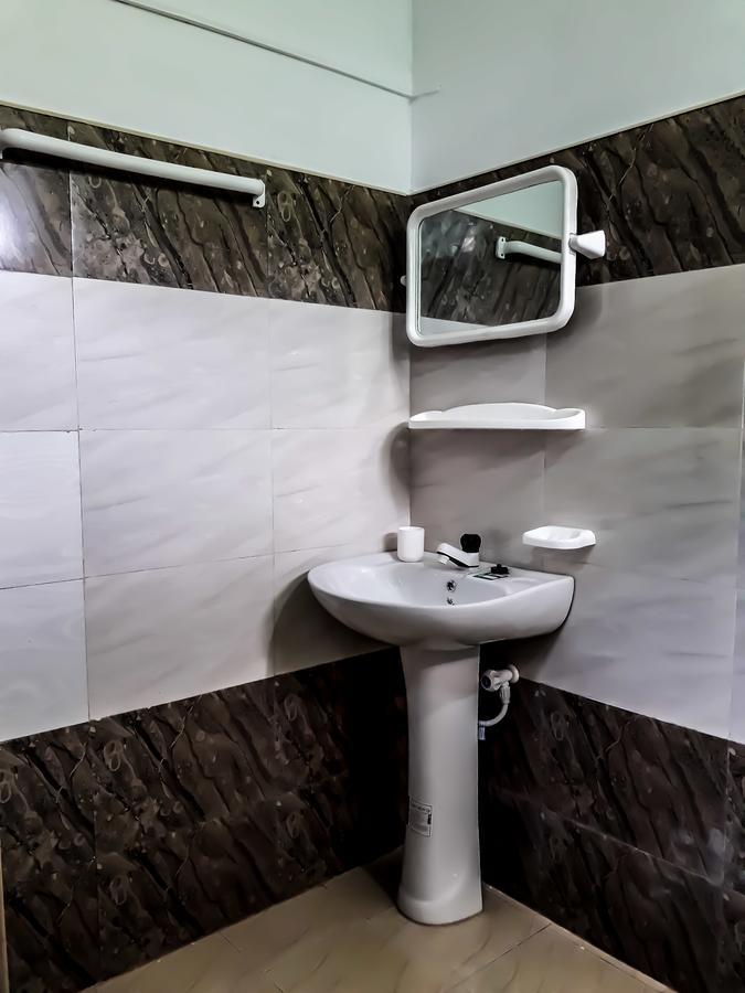 Nallur Holidays Inn Джафна Экстерьер фото