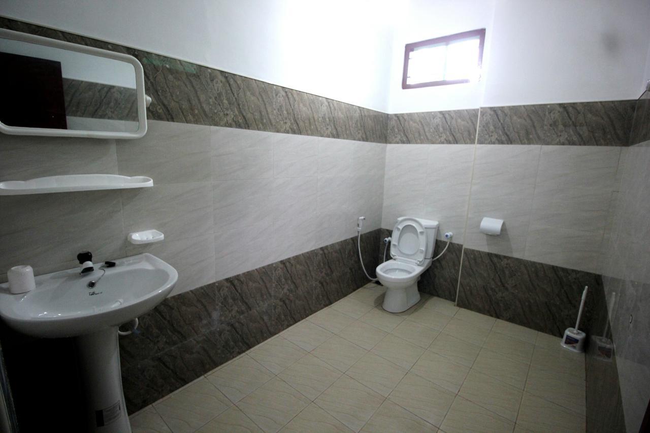 Nallur Holidays Inn Джафна Экстерьер фото